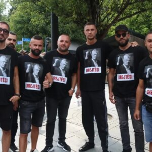 uck komutanlarina laheyde destek gosterisi aRMRlPqG