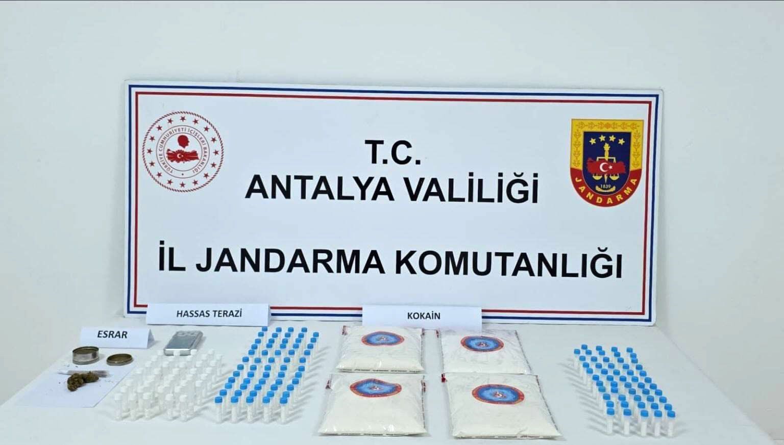 antalyada 5 kiloya yakin kokain ele gecirildi 4uFkcpmF