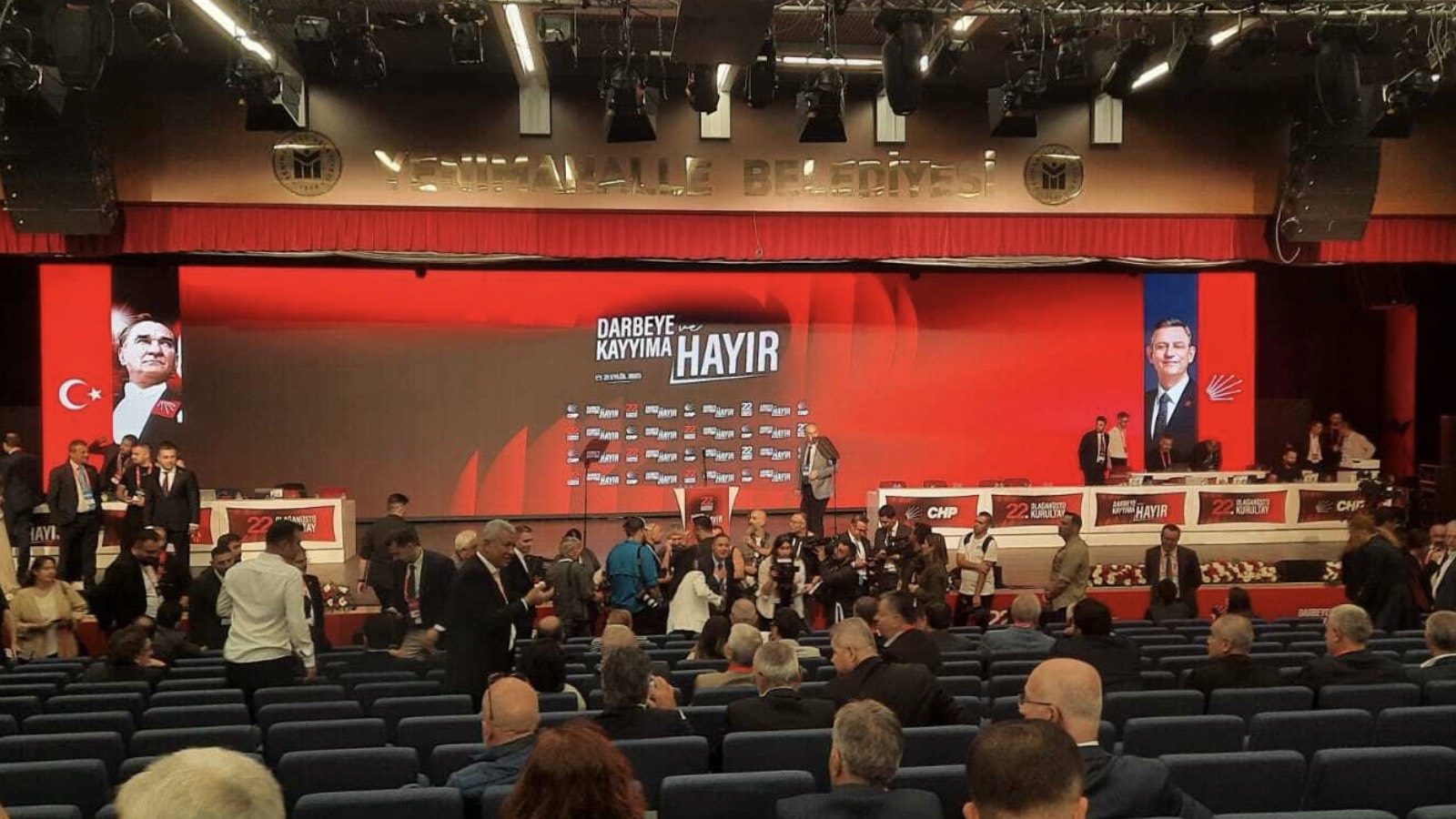 chpden darbeye kayyima hayir sloganiyla olaganustu kurultay kilicdarogluna koltuk ayrilmadi glvbBv9D