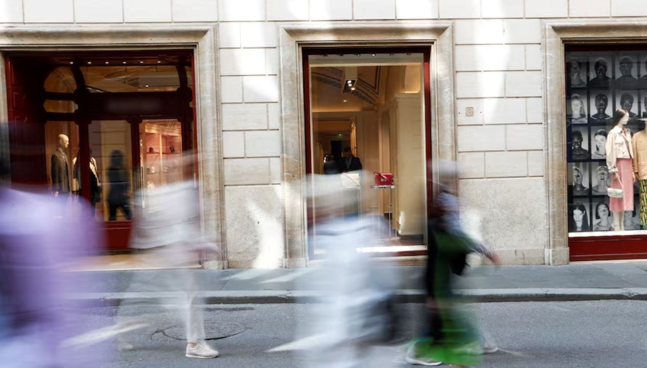 abden uc ulkeden uc luks markaya para cezasi g86qMCBm.jpg