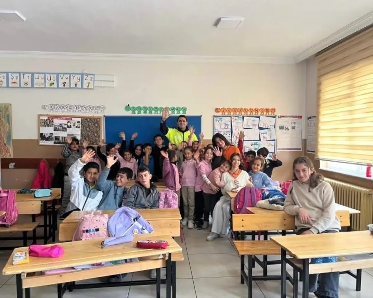 bozuyukte ogrencilere trafik guvenligi semineri duzenlendi cNyTfEuV.jpg