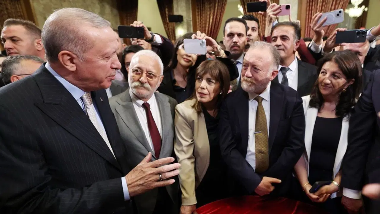 dem parti ve ocalan arastirmasi secmenin yuzde 70i cumhura hayir diyor mznKaybY