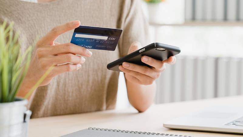 duzenli odemeler kart limitini dikkatli kullanmak kredi notu nasil artirilir jVT2cUAp.jpg