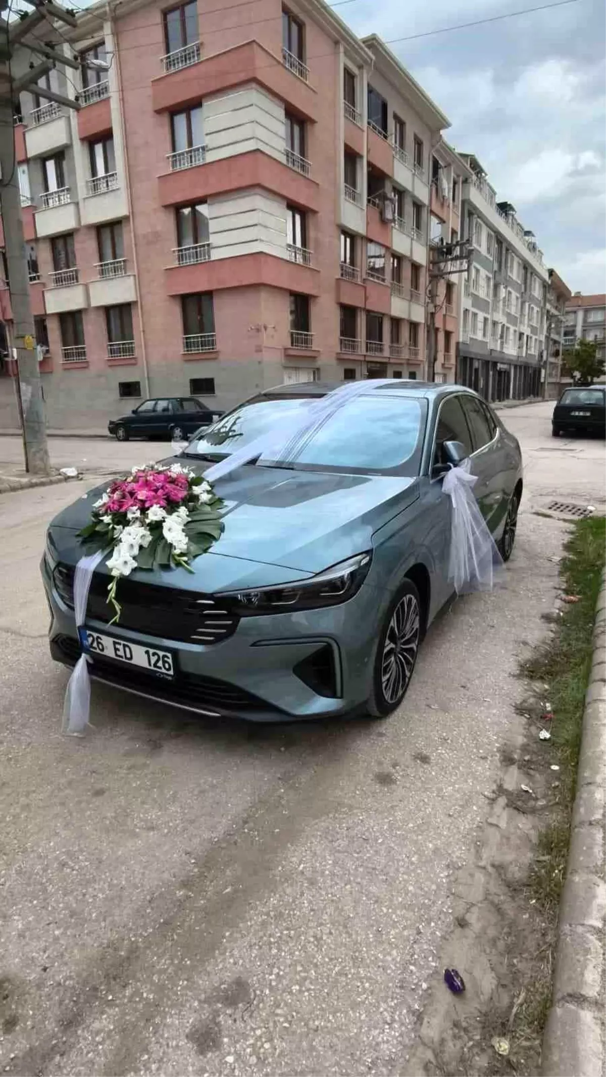 eskisehirde dugun arabasi olarak togg t10f tercih edildi QJ9cmEx3.jpg