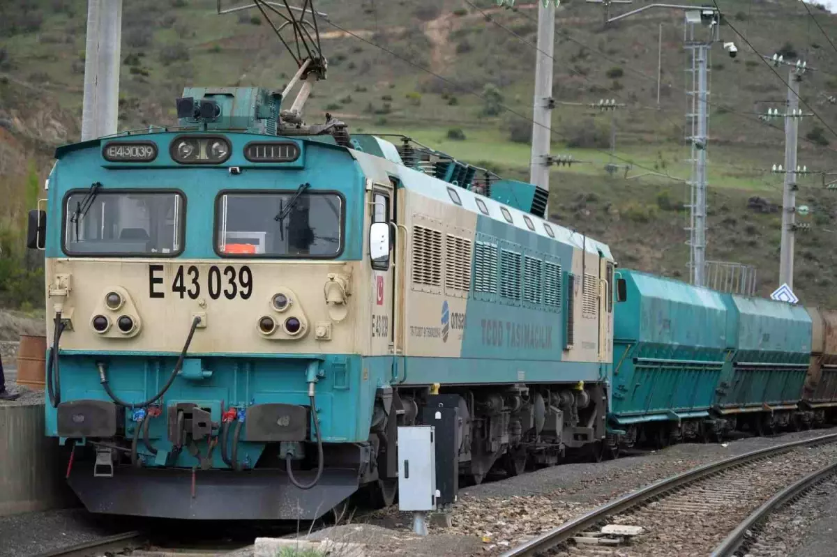 malatya golbasi narli nurdagi demiryolu hatti yeniden hizmete acildi EPGO5XJq.jpg