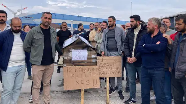 tpi iscilerinden tabutlu eylem anayasayi burada tabuta koyduk uGNvHyqR.jpg