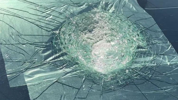 otobanda giden teslaya goktasi mi carpti l8BdEqdA.jpg