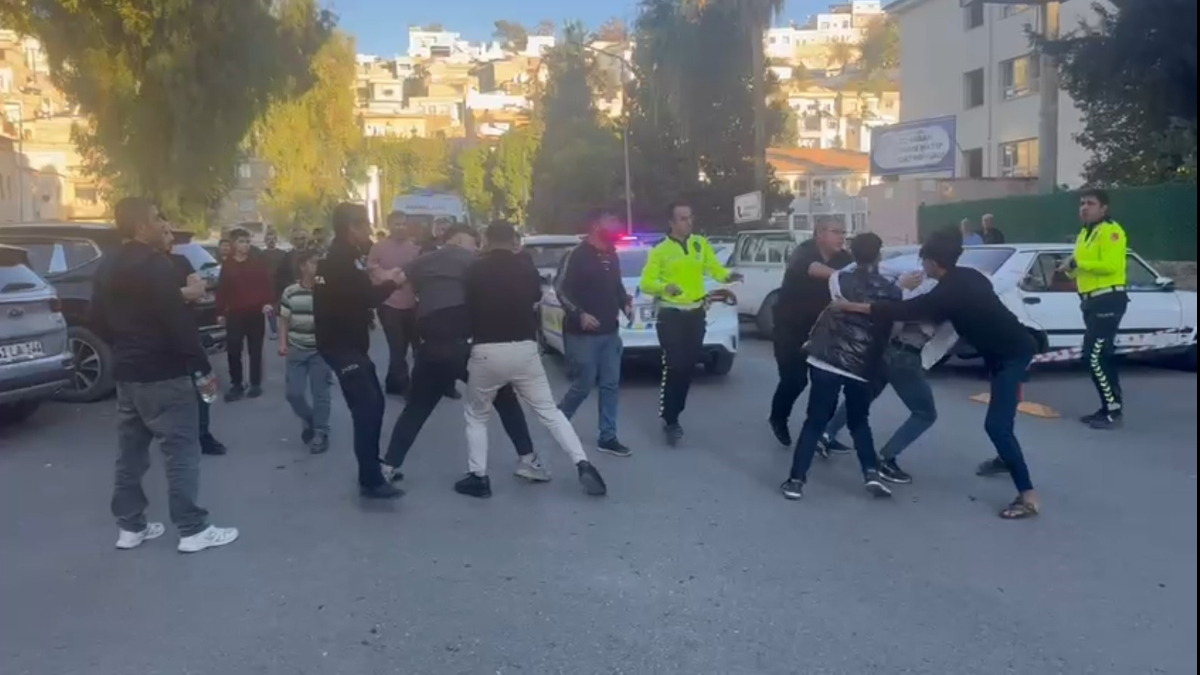 sanliurfada kaza sonrasi kavga cikti LYeXdMcR.jpg