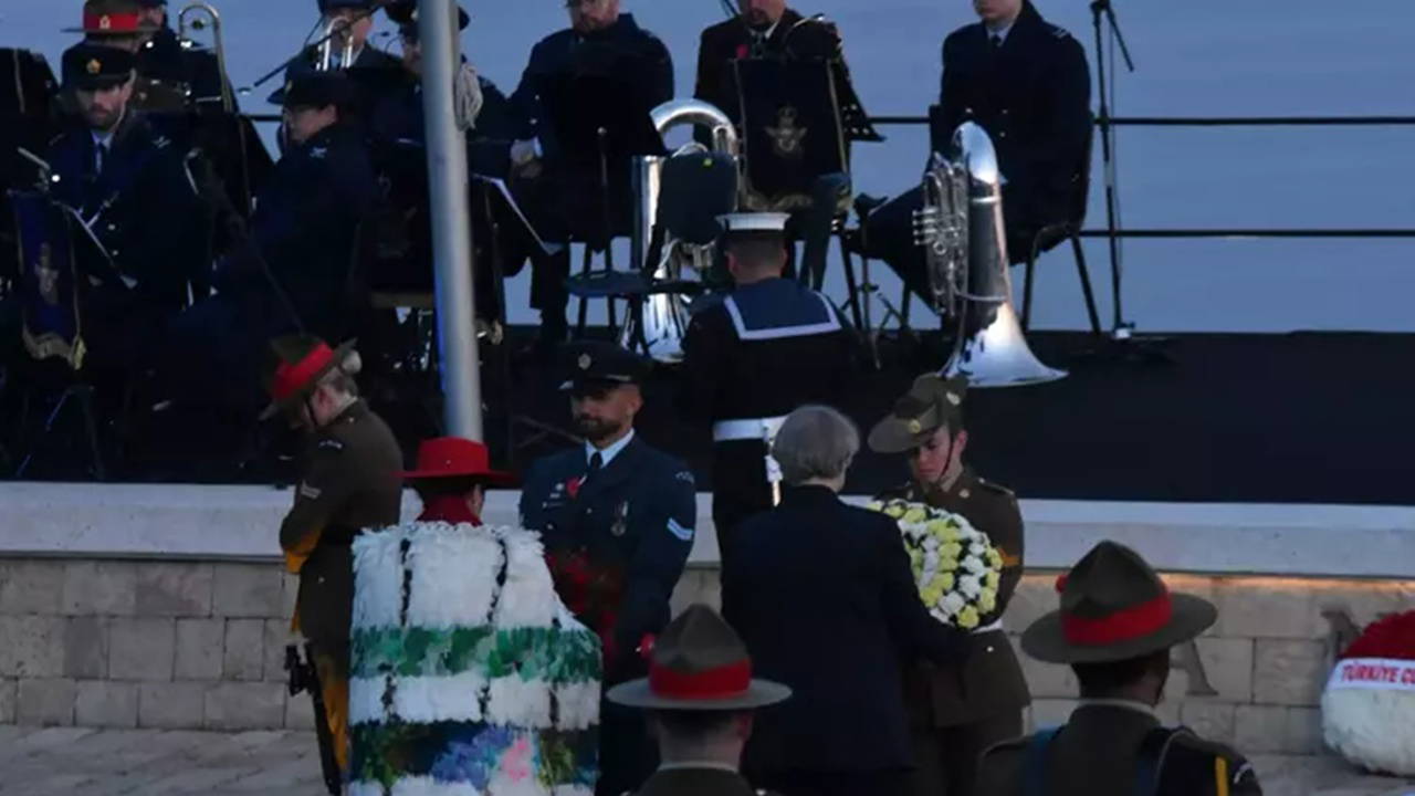 Gelibolu’da Anzak Askerleri İçin Anma Töreni Düzenlendi