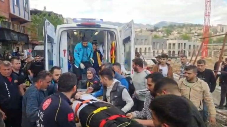 kahramanmarasta-yol-coktu-1-yarali-jWhNWGBM