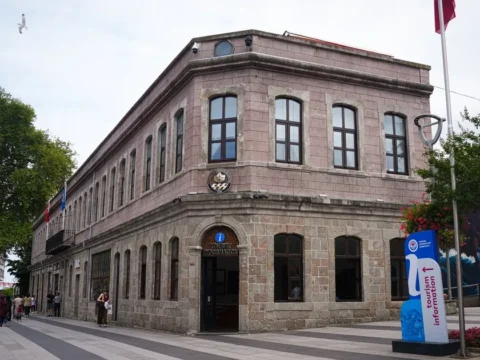 Trabzonda turistlere ana dillerinde danismanlik hizmeti KLYNU3X2